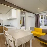 Mobile Homes Peskera 반졸레