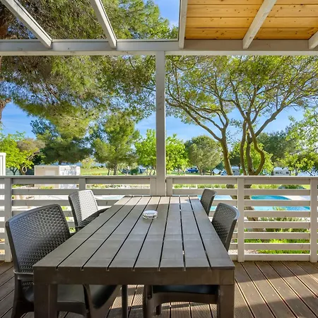 פארק נופש Mobile Homes Peskera באניולה