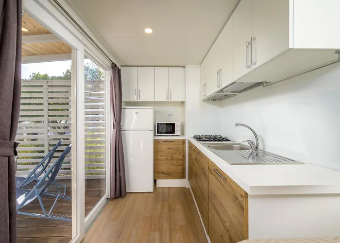 홀리데이파크 Mobile Homes Peskera 4*