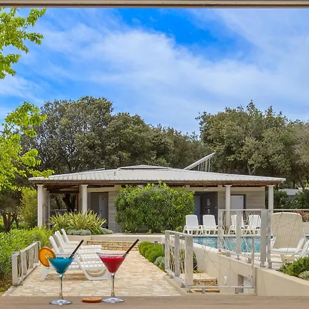 Mobile Homes Peskera Vakantiepark 4*