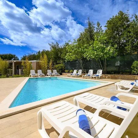 Mobile Homes Peskera Vakantiepark 4*