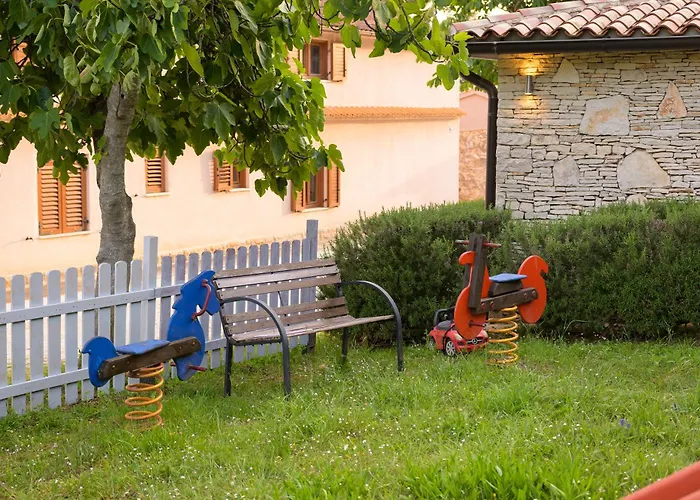 Tatil parkı Mobile Homes Peskera Banjole