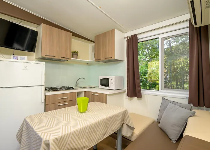 Tatil parkı Mobile Homes Peskera 4*