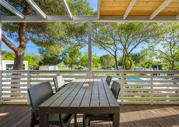 Tatil parkı Mobile Homes Peskera Banjole