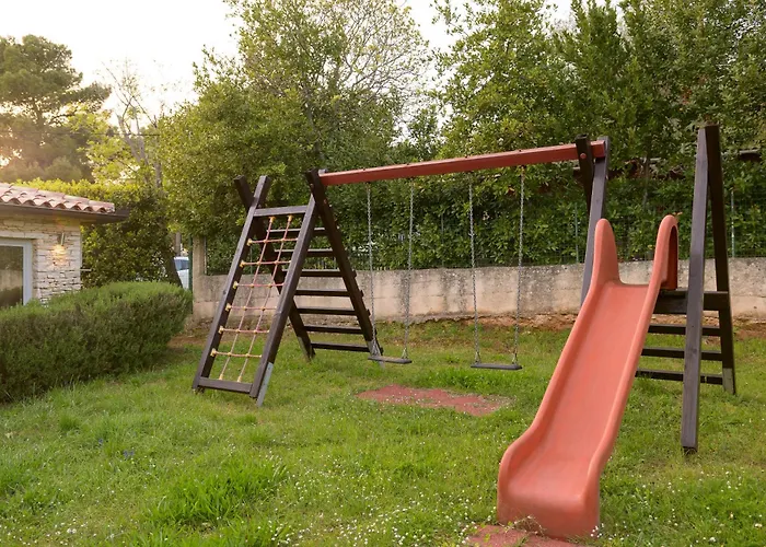 Tatil parkı Mobile Homes Peskera 4*